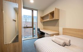 Single Ensuite Room In Central Nottingham
